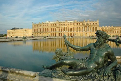 600px-Versailles_chateau